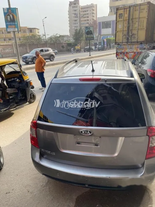 Kia Carens 2010 Bronze Used for Sale - 4