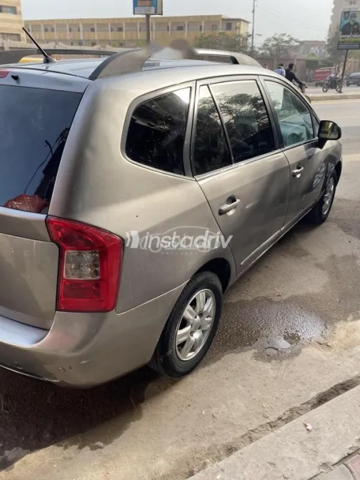 Kia Carens 2010 Bronze Used for Sale - 5