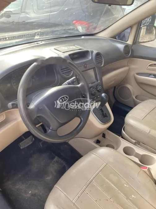 Kia Carens 2010 Bronze Used for Sale - 10