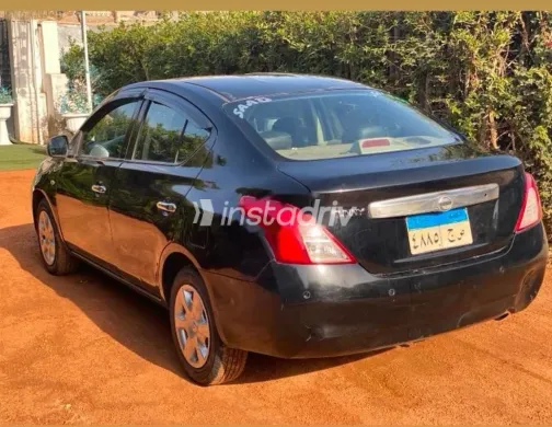 نيسان صنى 2014 أسود مستعملة للبيع - 2