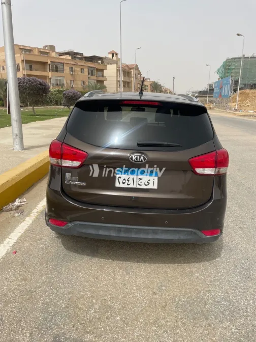 كيا كارينز 2015 أبيض مستعملة للبيع - 5