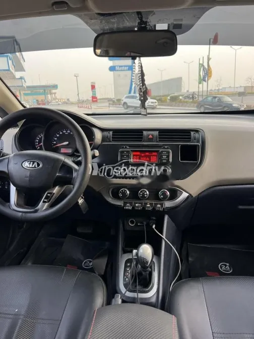 كيا ريو 2014 أسود مستعملة للبيع - 2