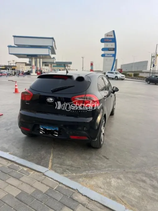 كيا ريو 2014 أسود مستعملة للبيع - 4