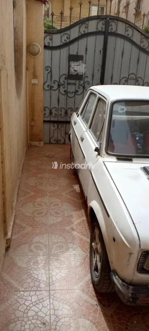 فيات 128 1982 أبيض مستعملة للبيع - 5