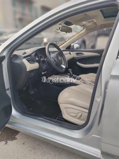 MG 5 2021 White Used for Sale - 5