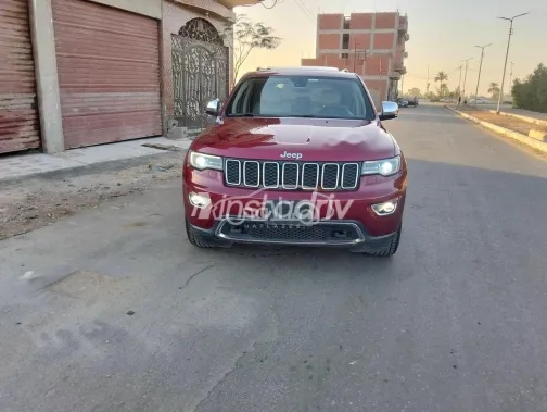 جيب جراند شيروكي 2019 أحمر مستعملة للبيع - 1