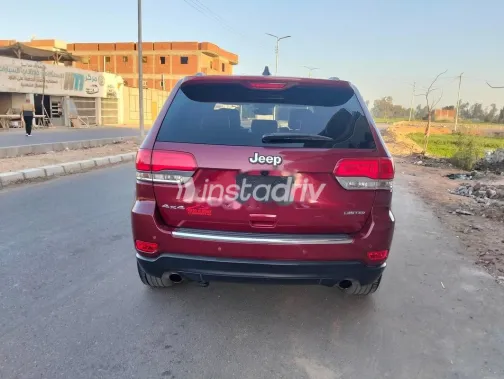 جيب جراند شيروكي 2019 أحمر مستعملة للبيع - 2