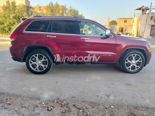 جيب جراند شيروكي 2019 أحمر مستعملة للبيع - 4