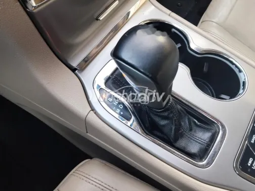 جيب جراند شيروكي 2019 أحمر مستعملة للبيع - 10