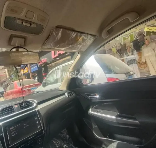 سوزوكى سويفت ديزاير 2021 أبيض مستعملة للبيع - 4