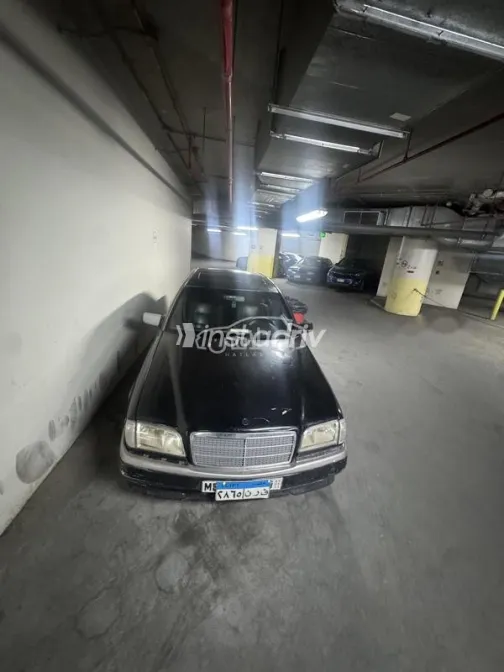 Mercedes 180 1999 Black Used for Sale - 1