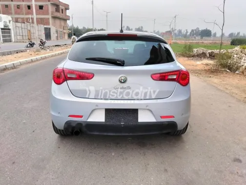 Alfa Romeo Giulietta 2015 Silver Used for Sale - 2