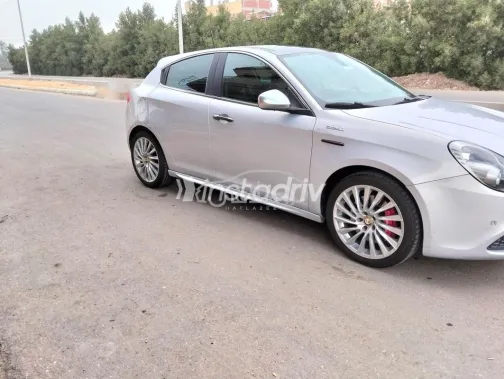 Alfa Romeo Giulietta 2015 Silver Used for Sale - 4