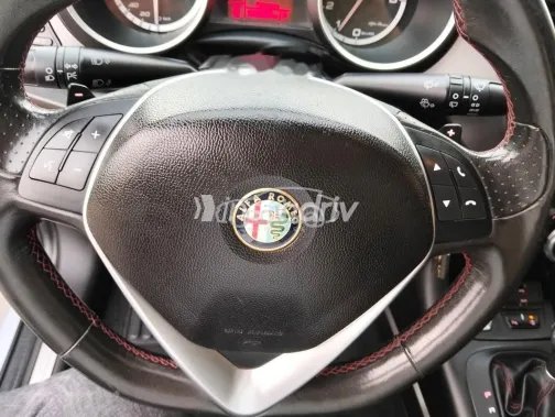 Alfa Romeo Giulietta 2015 Silver Used for Sale - 10