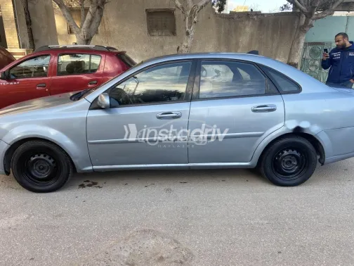 Chevrolet Optra 2011 White Used for Sale - 10