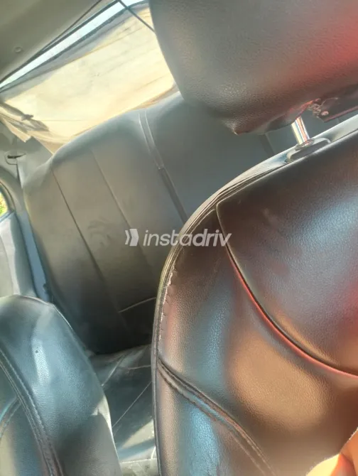 Hyundai Verna 2010 White Used for Sale - 5