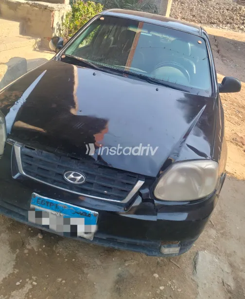 Hyundai Verna 2010 White Used for Sale - 8