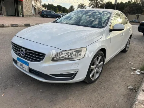 فولفو S60 2018 أبيض مستعملة للبيع - 4