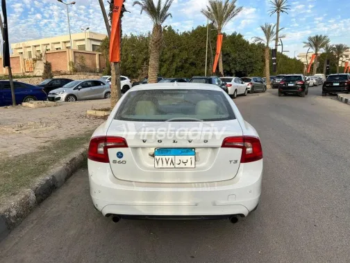 فولفو S60 2018 أبيض مستعملة للبيع - 5