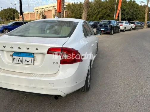 فولفو S60 2018 أبيض مستعملة للبيع - 6