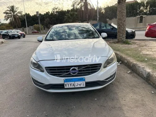 فولفو S60 2018 أبيض مستعملة للبيع - 7