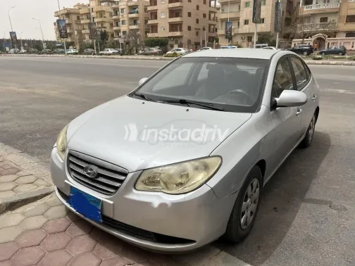 هيونداي إلنترا 2008 فضي مستعملة للبيع - 2