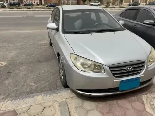 هيونداي إلنترا 2008 فضي مستعملة للبيع