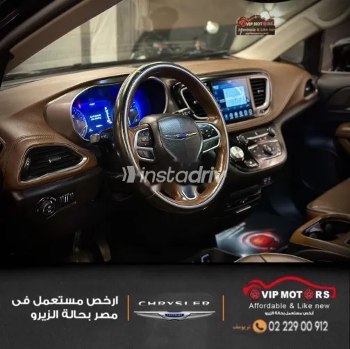 Chrysler Pacifica 2019 Black Used for Sale - 5
