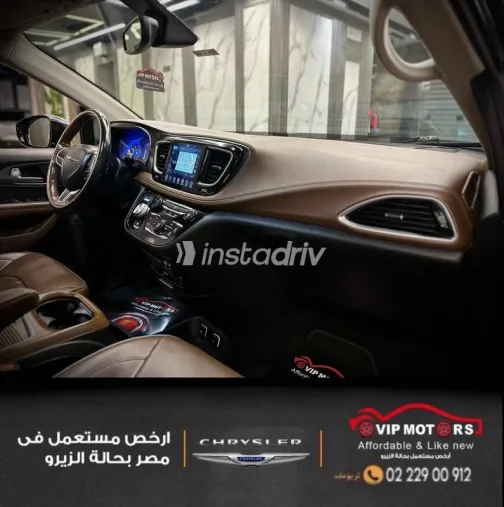 Chrysler Pacifica 2019 Black Used for Sale - 7