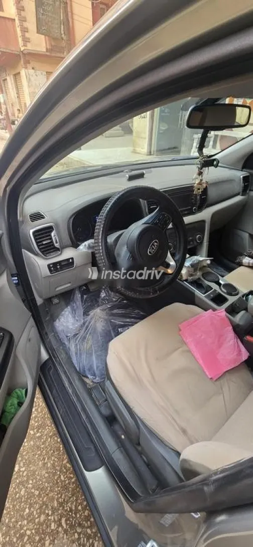 Kia Sportage 2017 Gold Used for Sale - 7