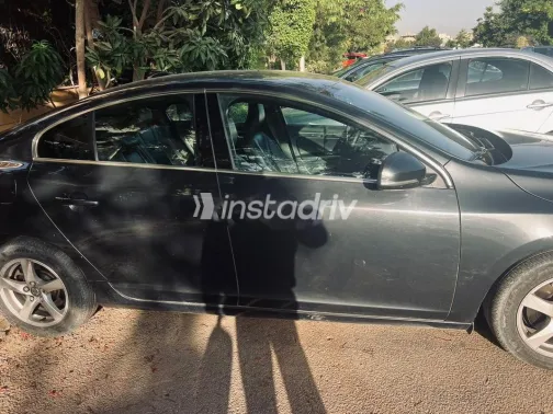 فولفو S60 2018 أبيض مستعملة للبيع - 7