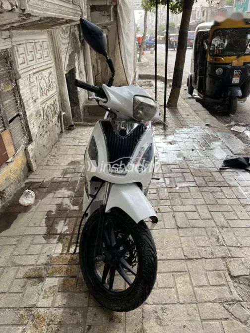 Renault Logan 2019 White Used for Sale - 9