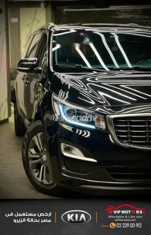 Kia Carnival 2019 Black Used for Sale - 2