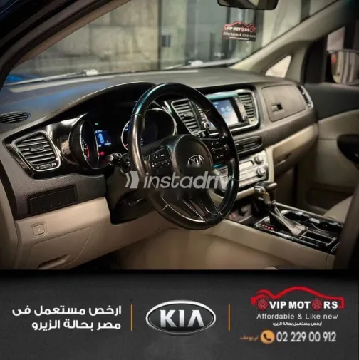 Kia Carnival 2019 Black Used for Sale - 4