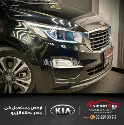 Kia Carnival 2019 Black Used for Sale - 5