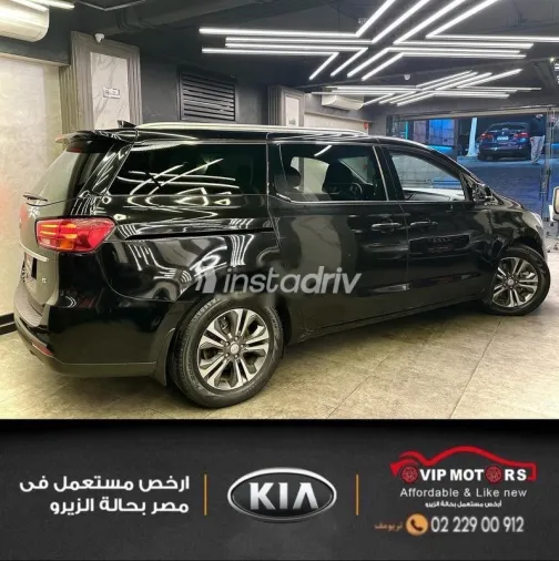 Kia Carnival 2019 Black Used for Sale - 9