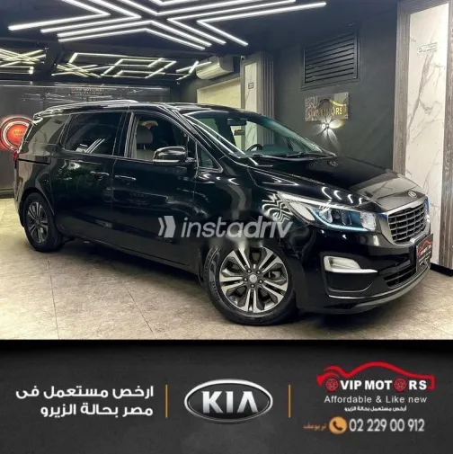 Kia Carnival 2019 Black Used for Sale - 10