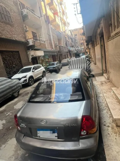 Hyundai Verna 2012 Gray Used for Sale - 3