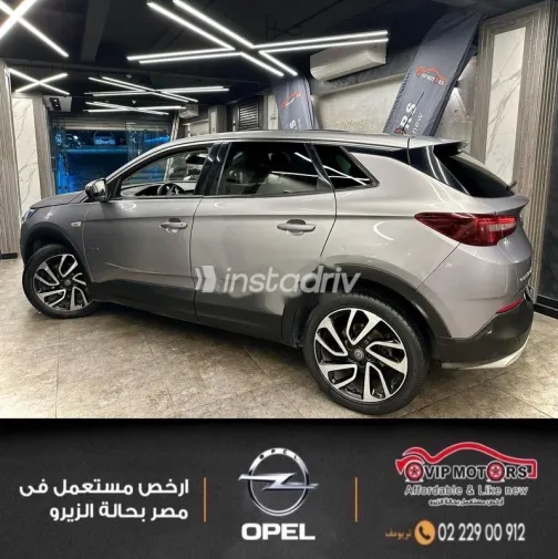 Opel Grandland 2019 Gray Used for Sale - 3