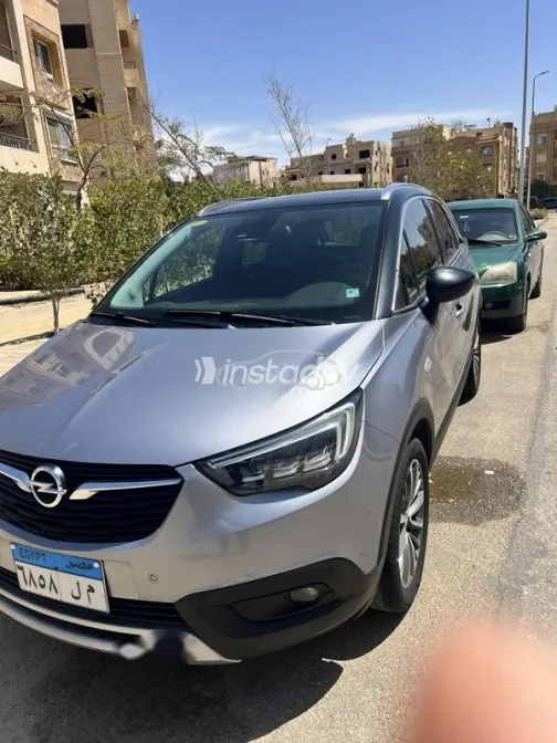 اوبل كروس لاند 2020 فضي مستعملة للبيع - 1