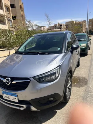 اوبل كروس لاند 2020 فضي مستعملة للبيع