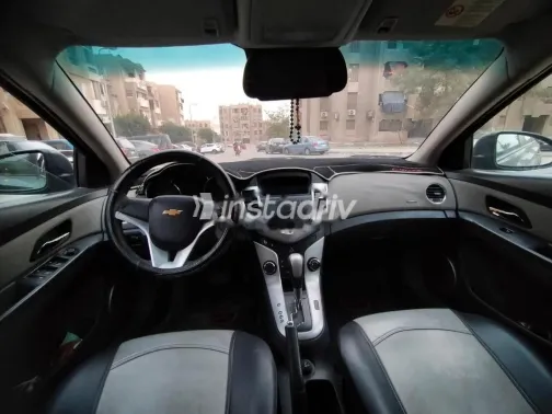 شيفروليه كروز 2010 رمادي غامق مستعملة للبيع - 2