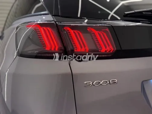 بيجو 3008 2023 فضي مستعملة للبيع - 3