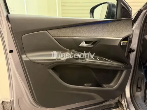 بيجو 3008 2023 فضي مستعملة للبيع - 8