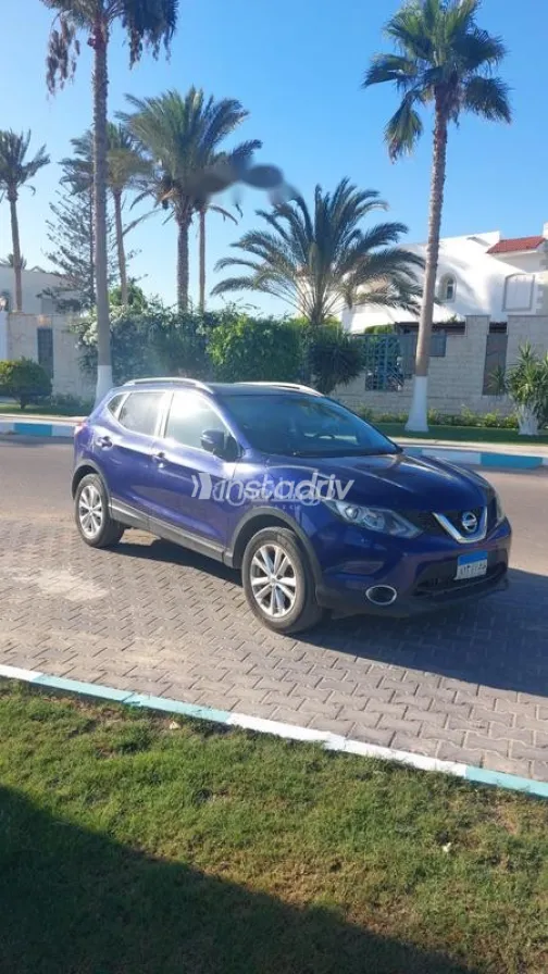 Nissan Qashqai 2018 White Used for Sale - 1