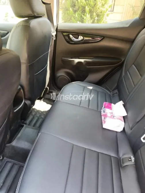 Nissan Qashqai 2018 White Used for Sale - 6