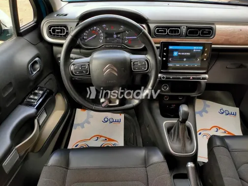 سيتروين C3 2022 أزرق غامق مستعملة للبيع - 7