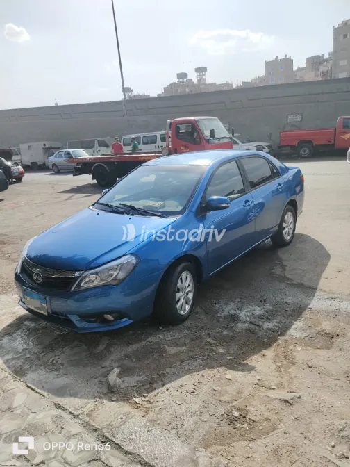 بى واى دى‬ F3 2025 أبيض مستعملة للبيع - 3
