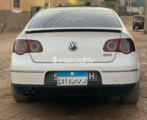 Volkswagen Passat 2009 White Used for Sale - 4