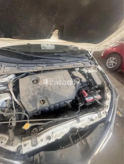 تويوتا كورولا 2016 أبيض مستعملة للبيع - 4